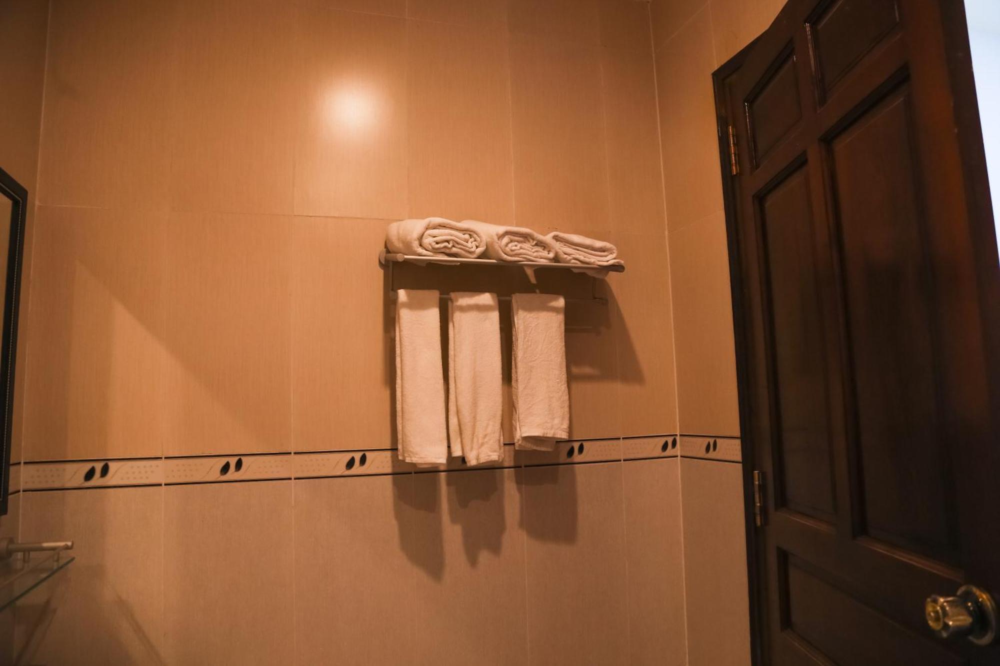 Mk Two Hotel Ми Тхо Екстериор снимка