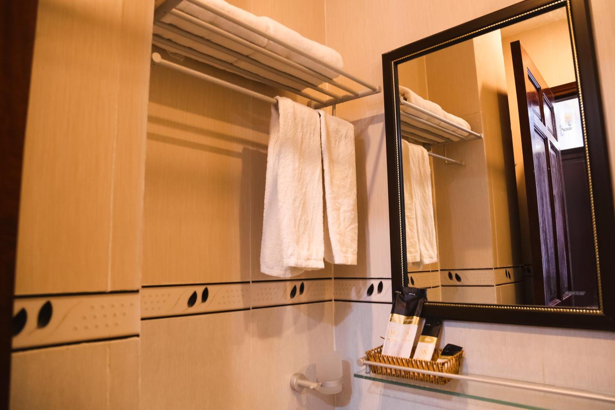 Mk Two Hotel Ми Тхо Екстериор снимка