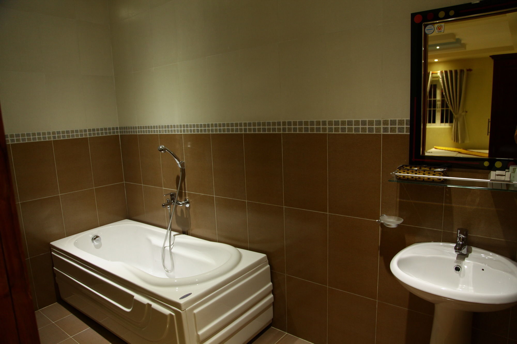 Mk Two Hotel Ми Тхо Екстериор снимка